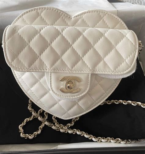 Shop CHANEL CHANEL HEART BAG .